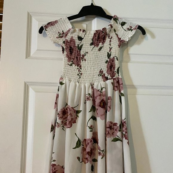 GORGOUS DRESS - Picture 3 of 4